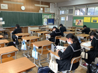 B5a7937279f74559a289651d310008db